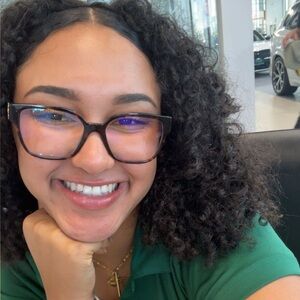 Meet your Posher, Mikala